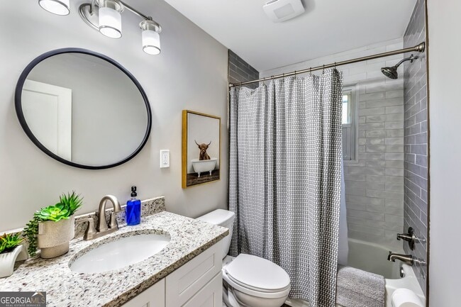 Building Photo - 811 Old Powder Springs Rd SW