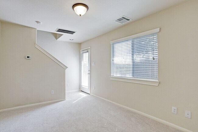 Building Photo - 10718 Clearview Villa Pl