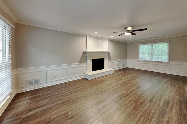 Building Photo - 2052 Sumter Ct