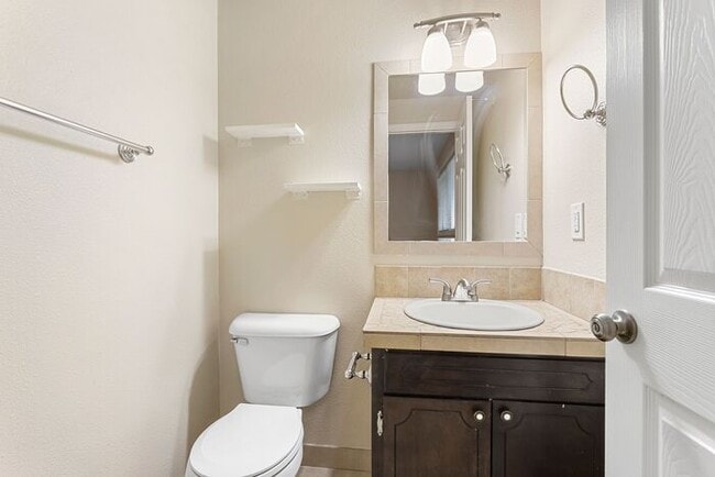 Building Photo - Cozy up in front of a fireplace in this beautiful 2bedroom!!!