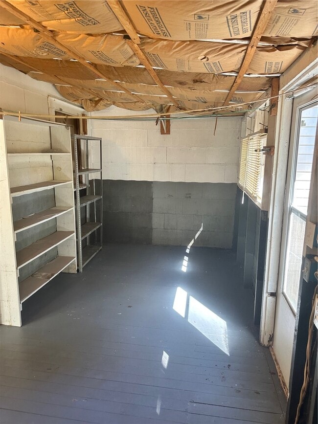 Building Photo - 122 Cedar St