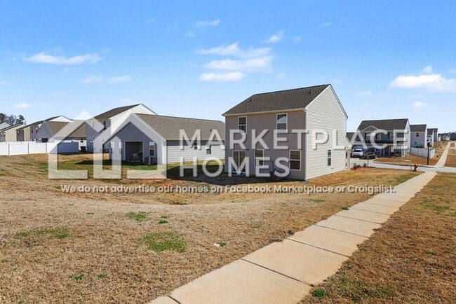 Building Photo - 3354 Brighton Dr