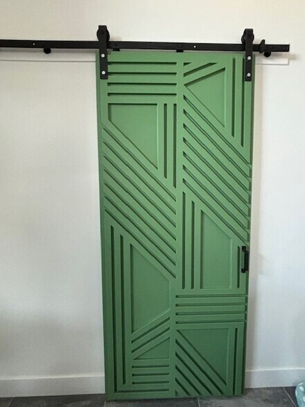 Building Photo - 44860 Swingle Ave