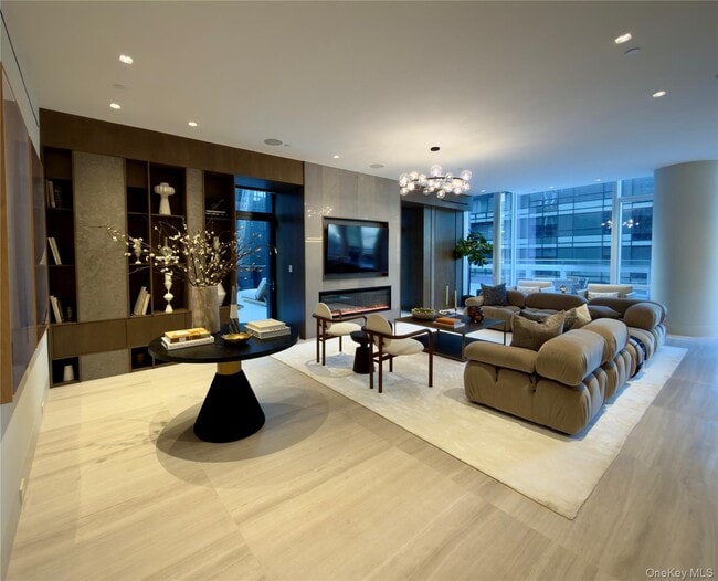 Building Photo - 18 W 53rd St