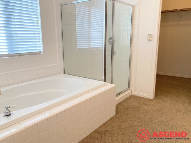 Building Photo - Amazing Home Located in Gated Community!