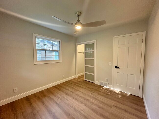 Building Photo - 21 N Kenosha Dr