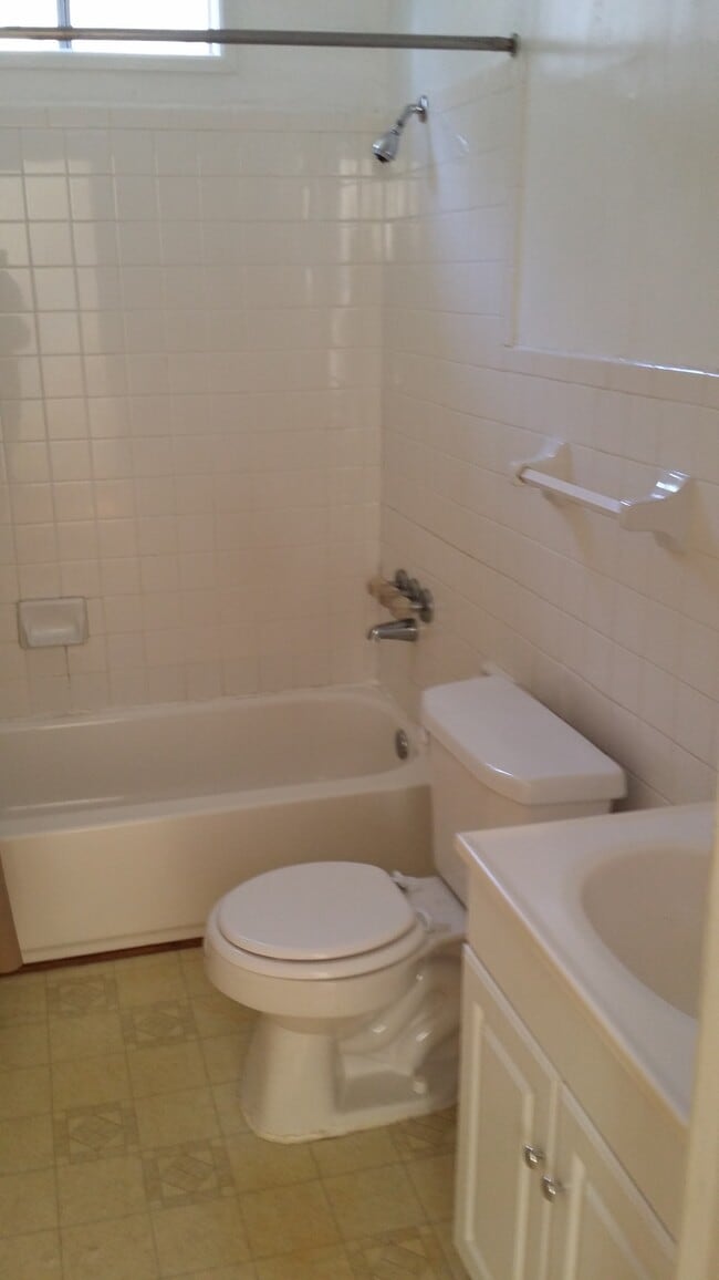 Bath - 448 W Railroad Ave