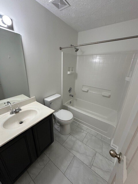 Building Photo - 8428 Charbay Cir