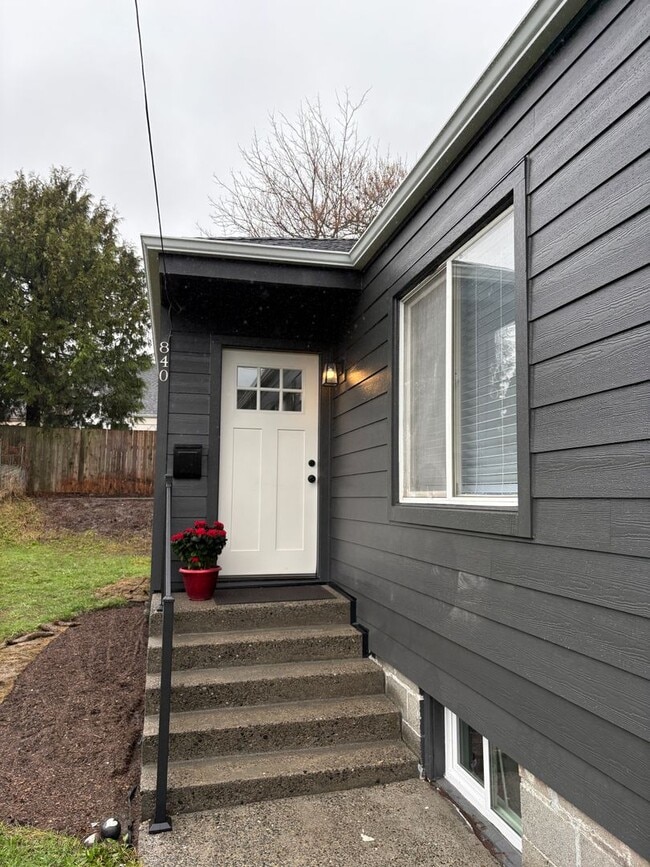Building Photo - Live in Ballard - everything is new! 2 bed 2 bath
