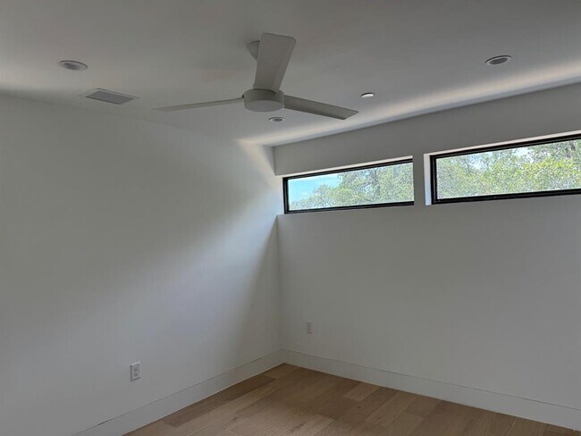 Building Photo - 1603 Chelsea Ln