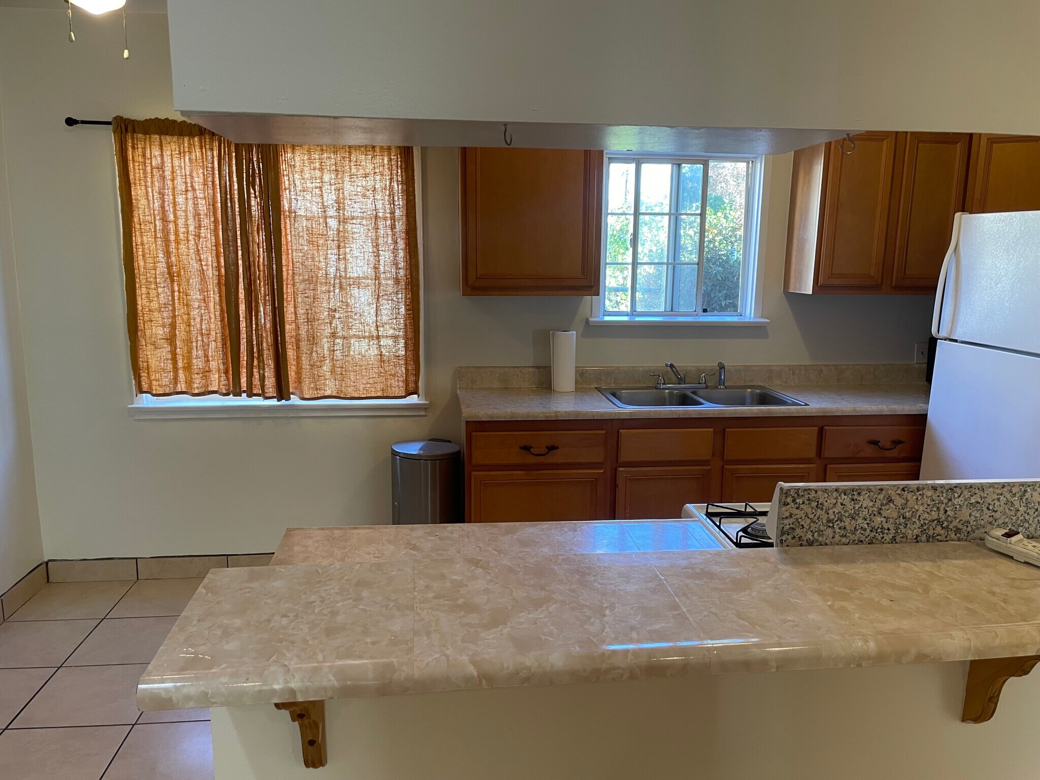 Kitchen - 5362 Monroe St