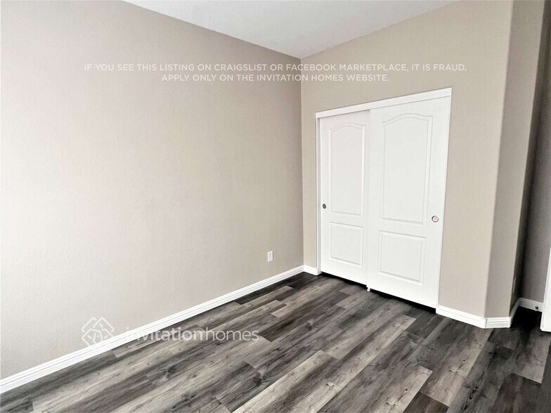 Building Photo - 708 Emerald Idol Pl