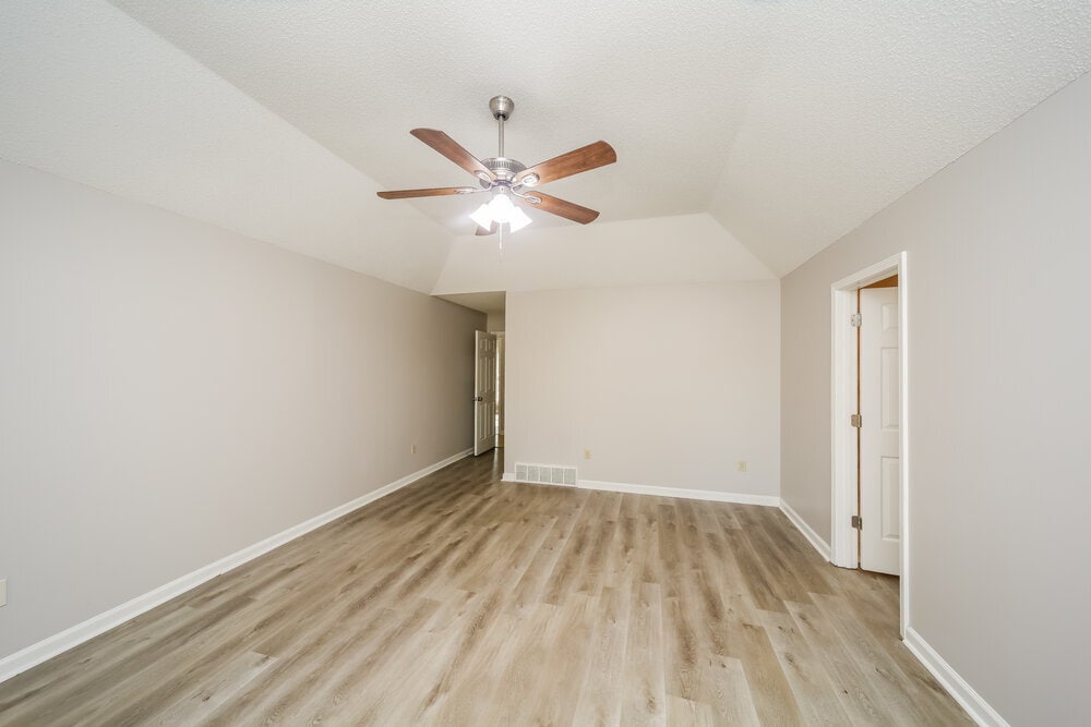 Building Photo - 7920 Wentworth Dr