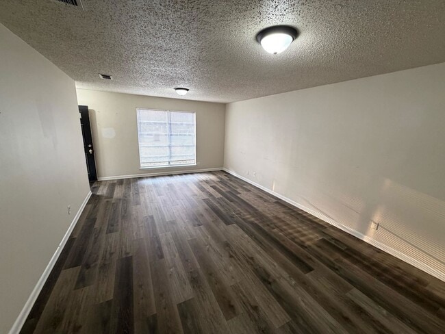 Building Photo - 3500 Denson Dr