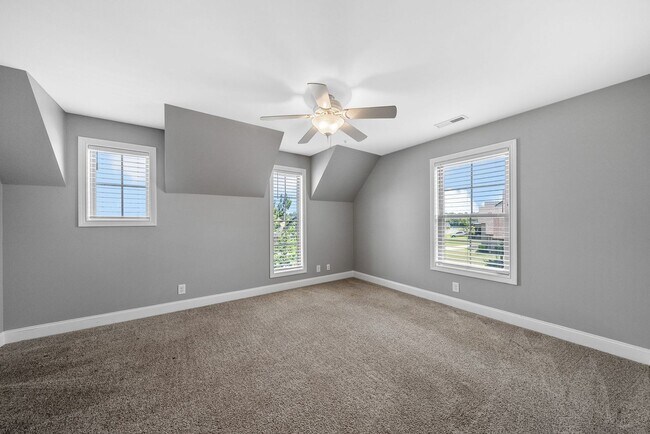 Building Photo - Elegant 4-Bedroom Home with Vaulted Ceilin...