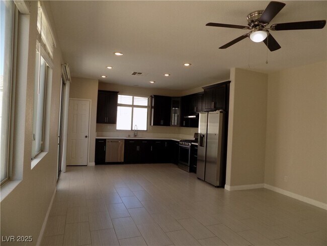Building Photo - 5536 Spruce Hill Ct