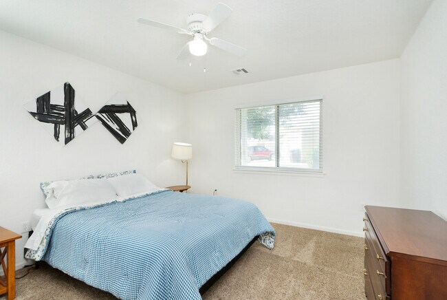 Building Photo - 1401 Sundance Dr