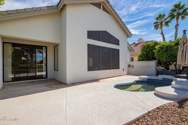 Building Photo - 4734 N Brookview Terrace