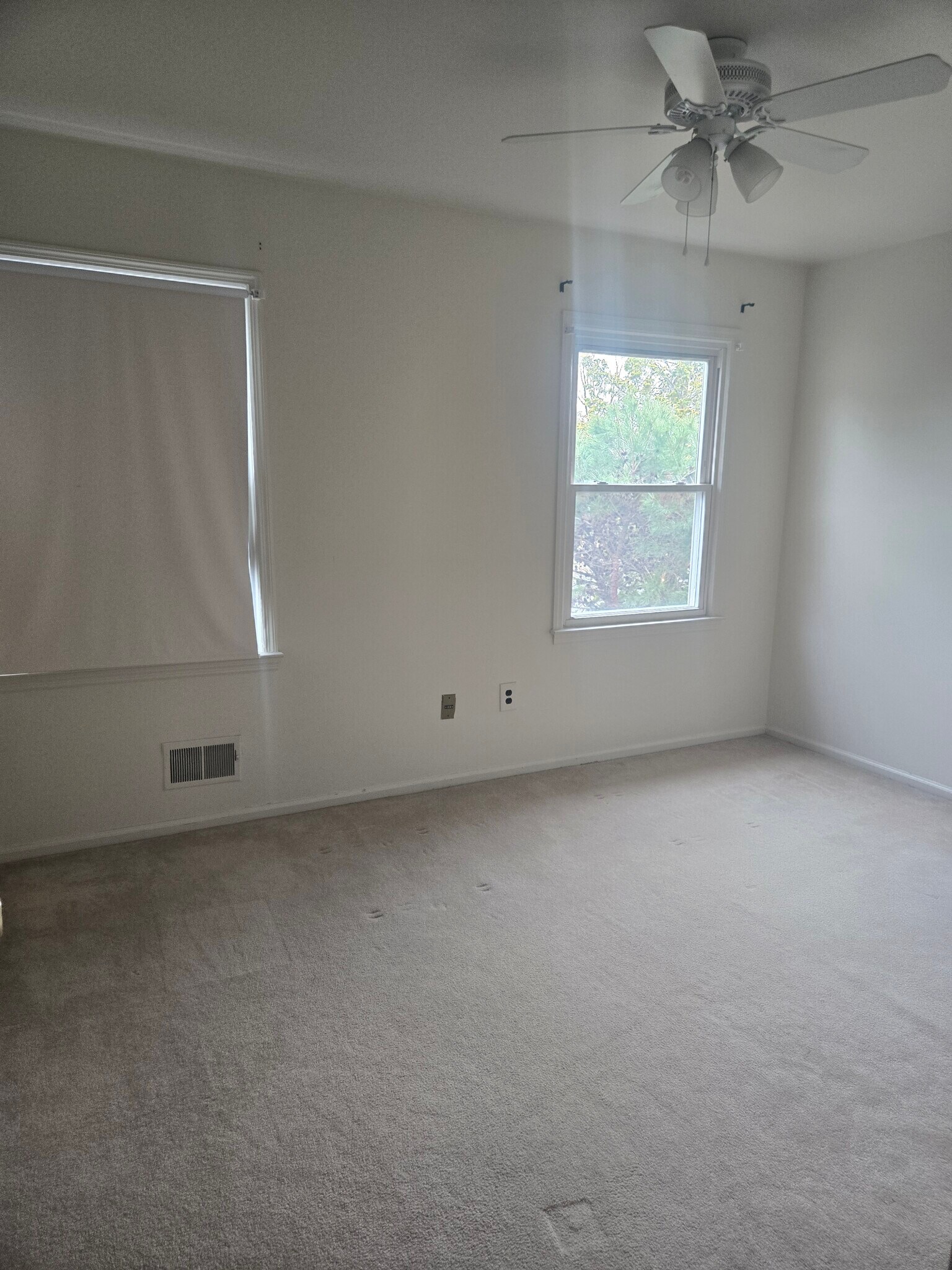 Building Photo - 15 Cardinal Ct