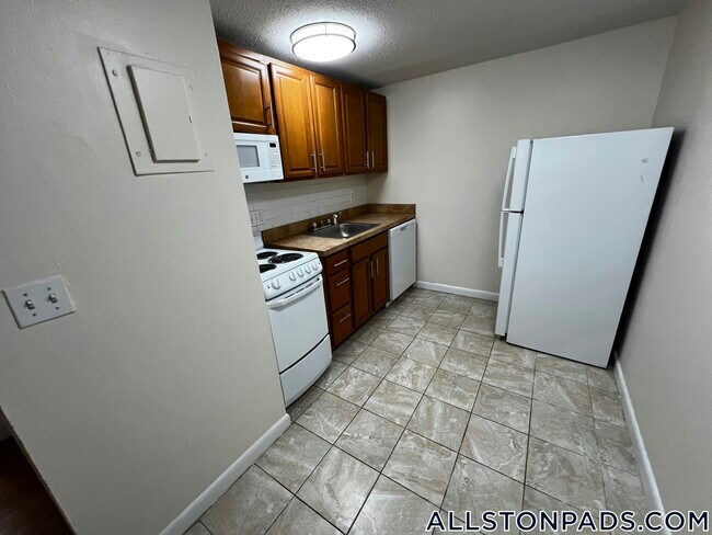 Building Photo - 90 Gardner St