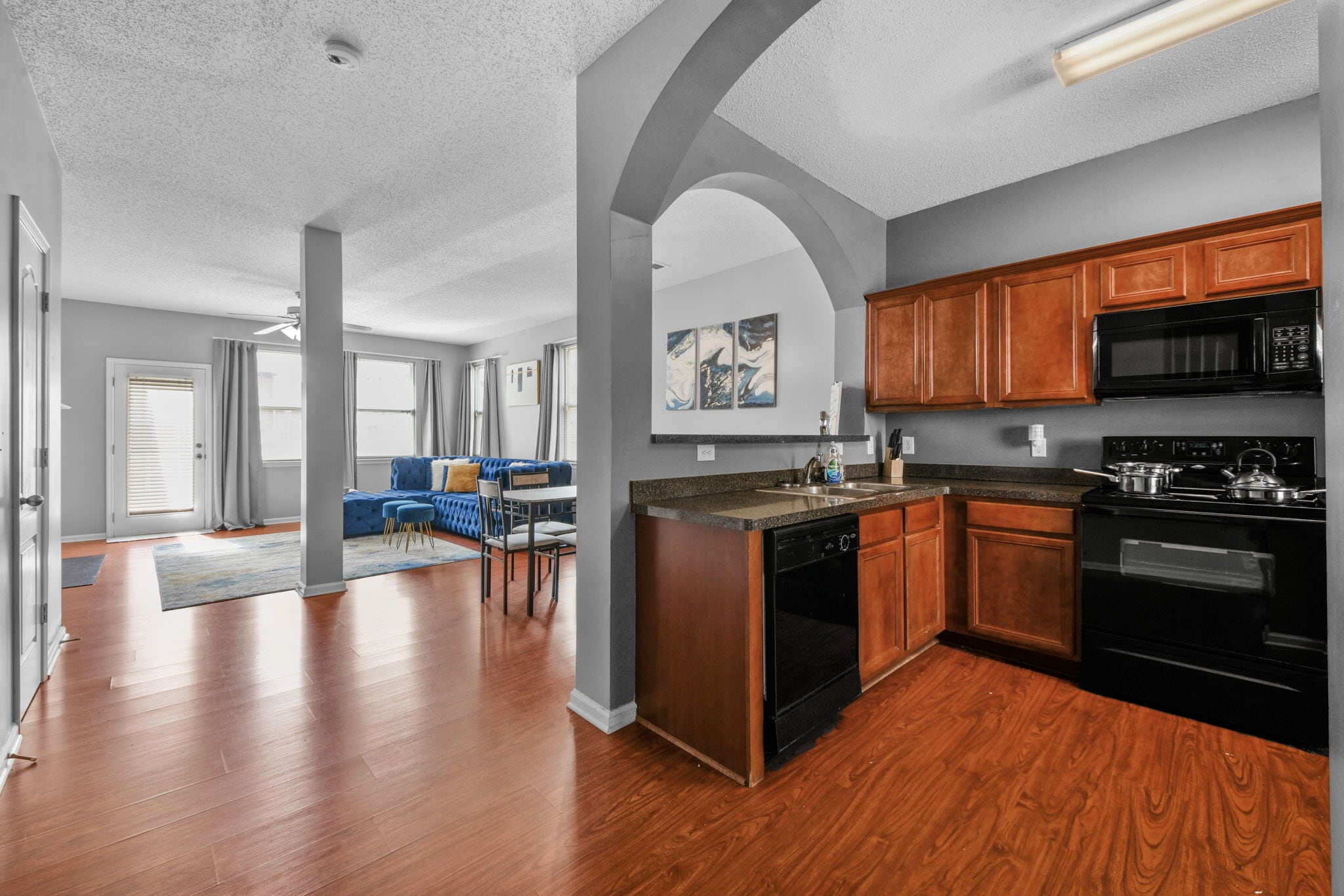 Foyer - 1931 Bayrose Cir