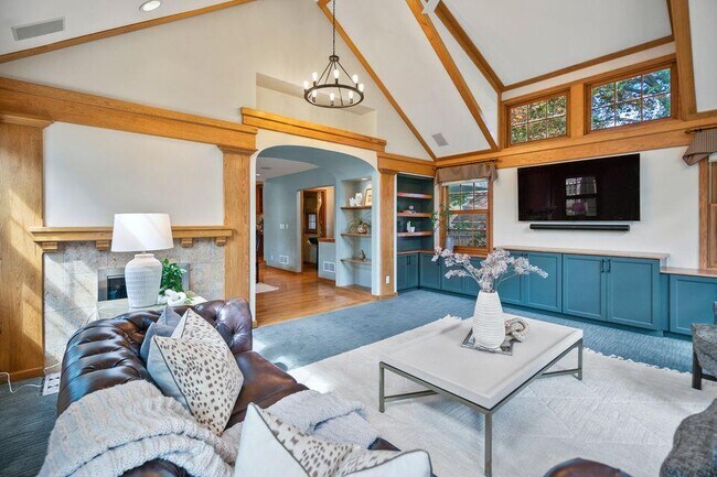 Building Photo - 5160 N Kent Ave