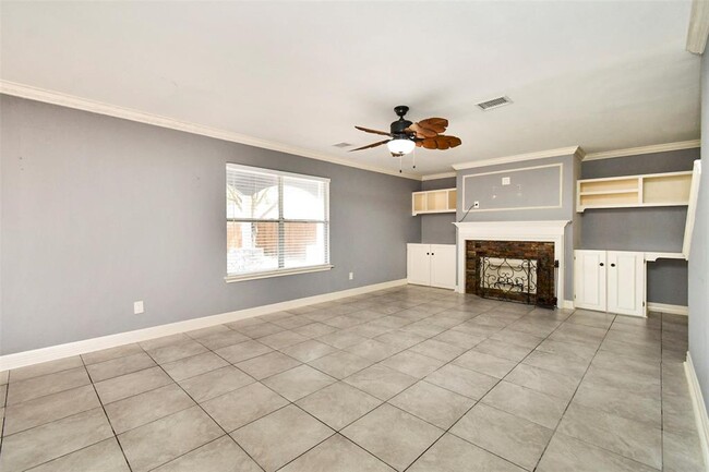 Building Photo - 1430 Acorn Ct