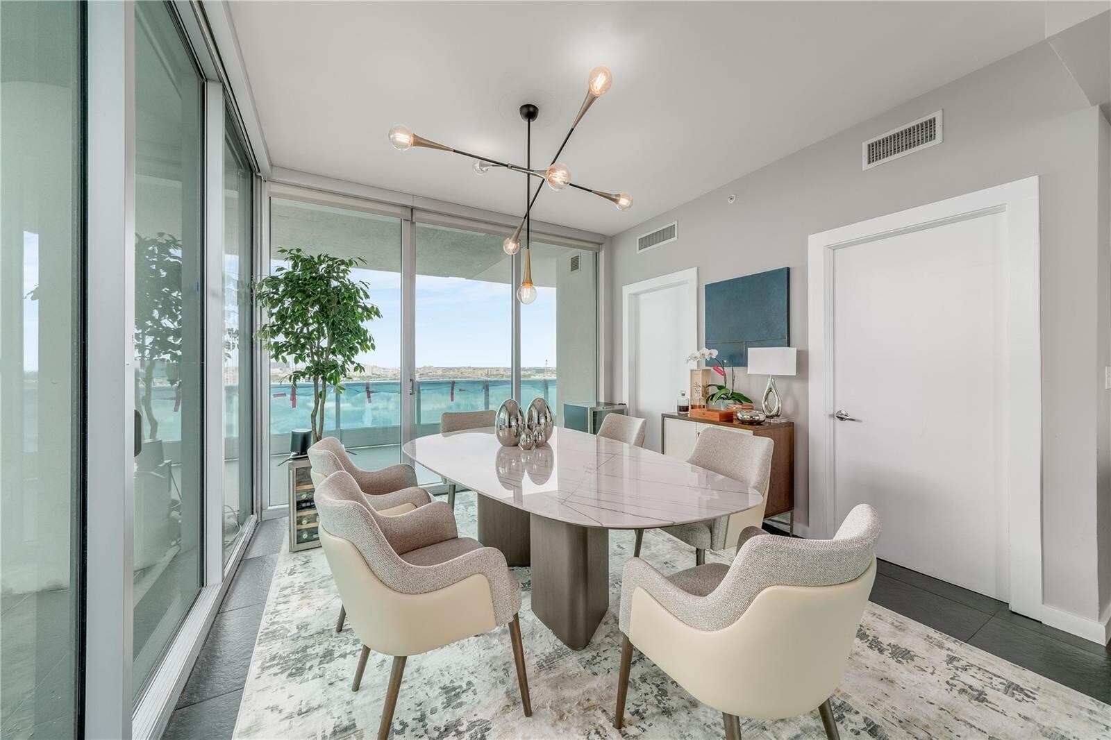 Building Photo - 900 Biscayne Blvd