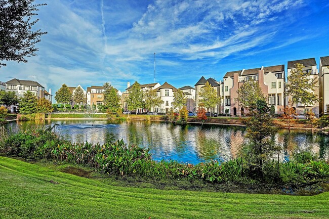 Building Photo - 2016 Covent Garden Station