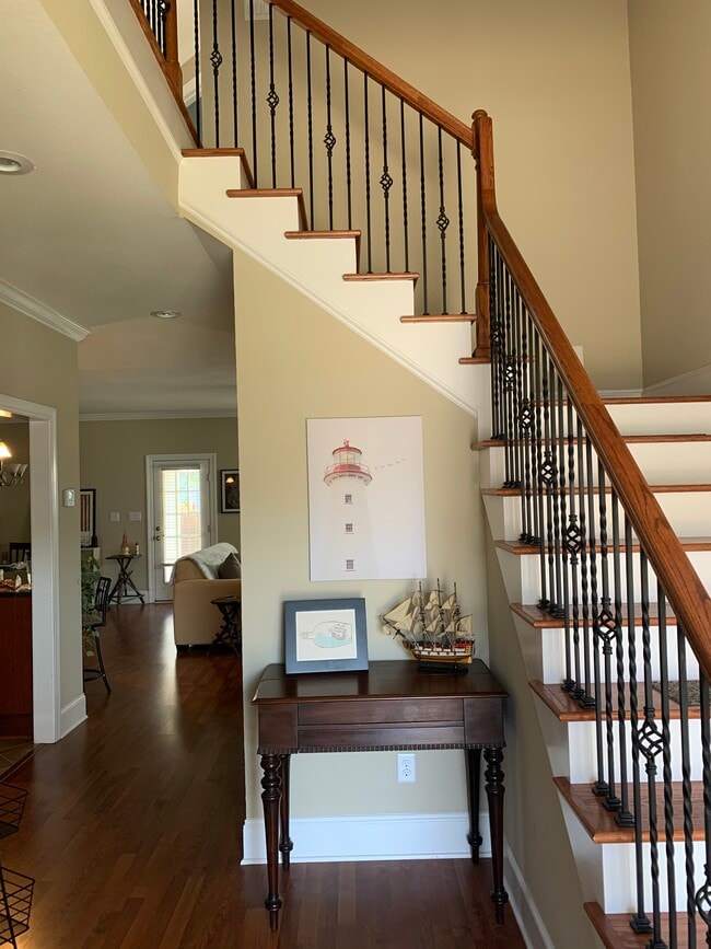 Building Photo - Brook Hollow