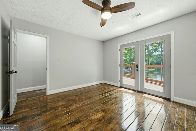 Building Photo - 250 Aspen Way
