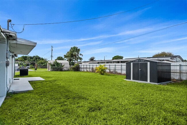 Building Photo - 13710 Harrison St