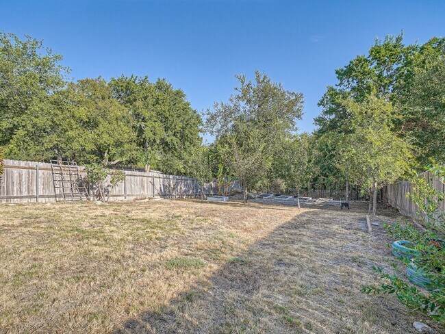 Building Photo - 2471 Sunrise Rd