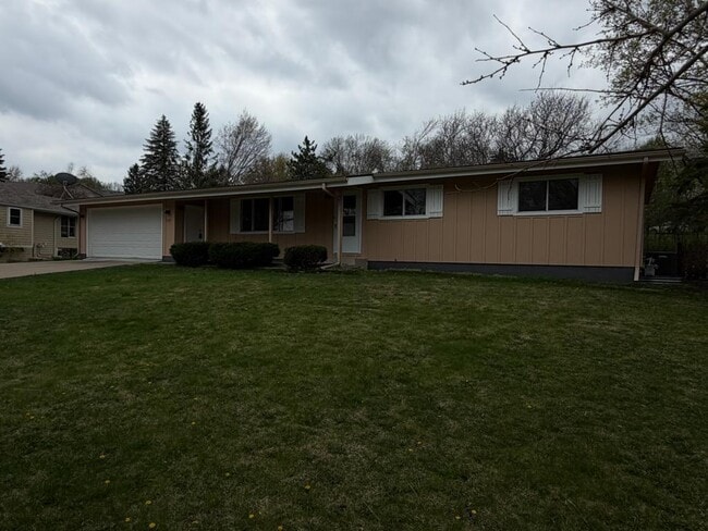 Building Photo - 19115 Homestead Cir