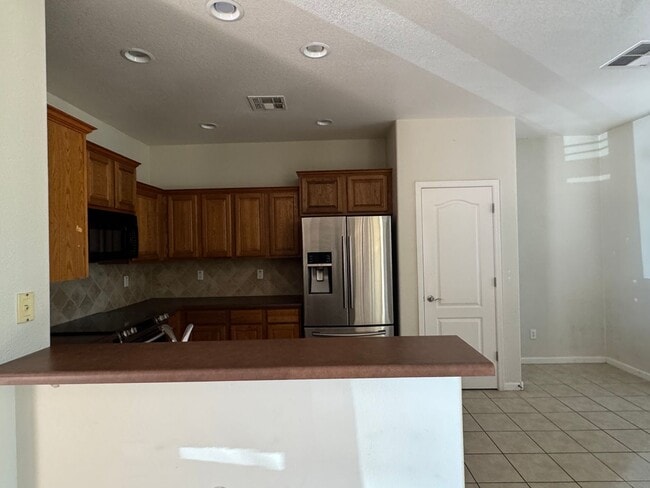 Building Photo - 13518 W Cypress St