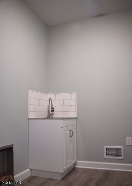 Building Photo - 204 Harrison St