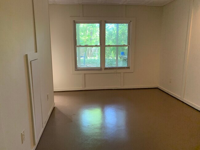 Building Photo - 612 Leawood Dr