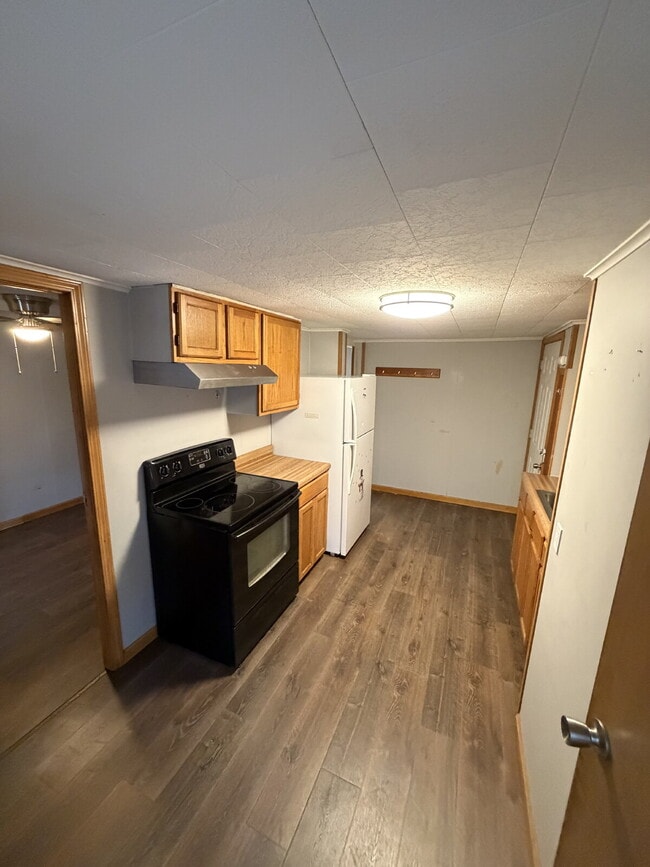 Building Photo - 9 Watson St