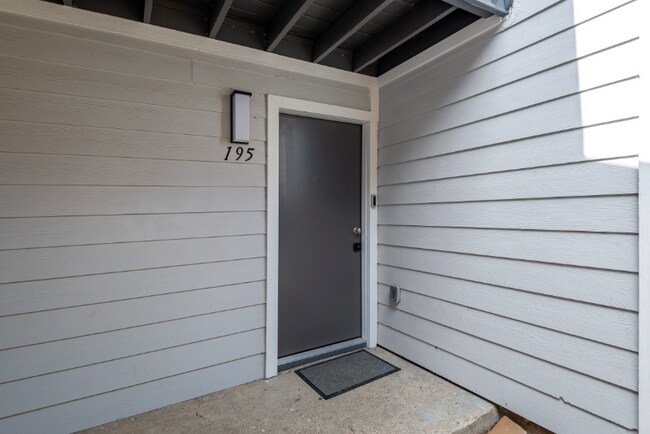 Building Photo - 13151 Walden Rd