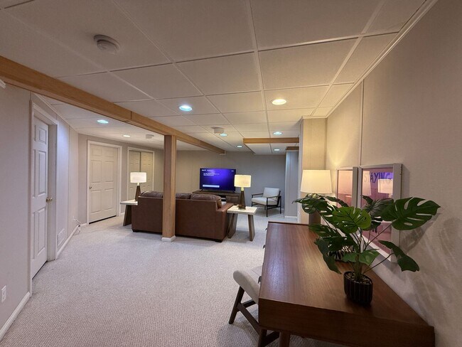 Building Photo - 9736 Flagstone Way