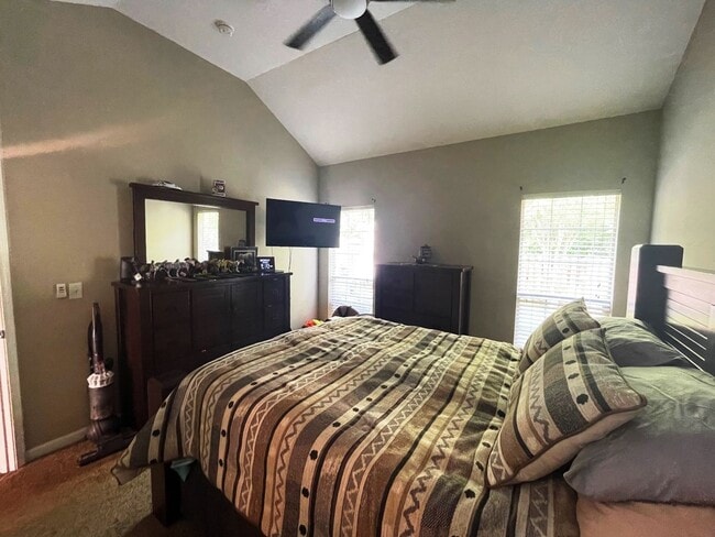 Building Photo - One Level two bedroom, two bath townhouse ...