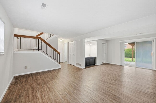 Building Photo - WESTWOOD - Spacious 3 bed 2.5 ba 2 car garage