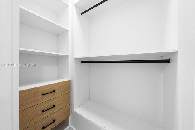 Building Photo - 7540 Los Pinos Blvd