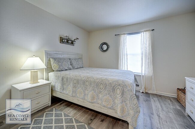 Building Photo - FURNISHED OFF-SEASON MONTHLY RENTAL NOW AVAILABLE