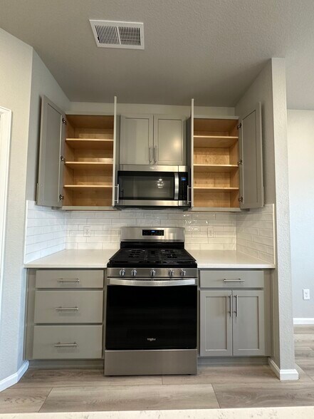 Building Photo - 762 N Rome St