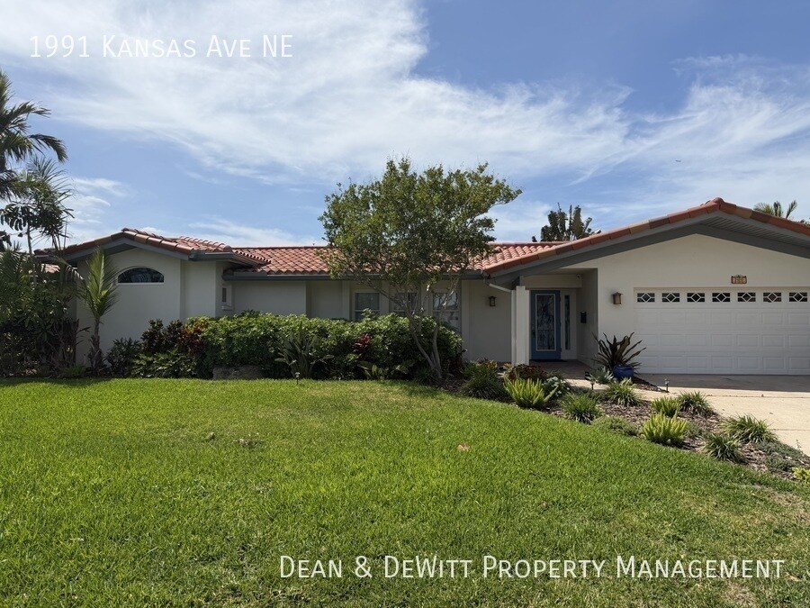 Building Photo - 4 Bed/3 Bath