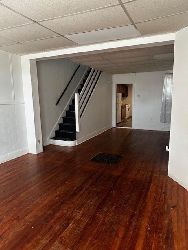 Building Photo - 3 bedroom 1 bathroom York, PA