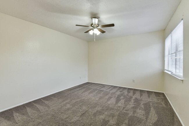 Building Photo - 1224 Westway Cir