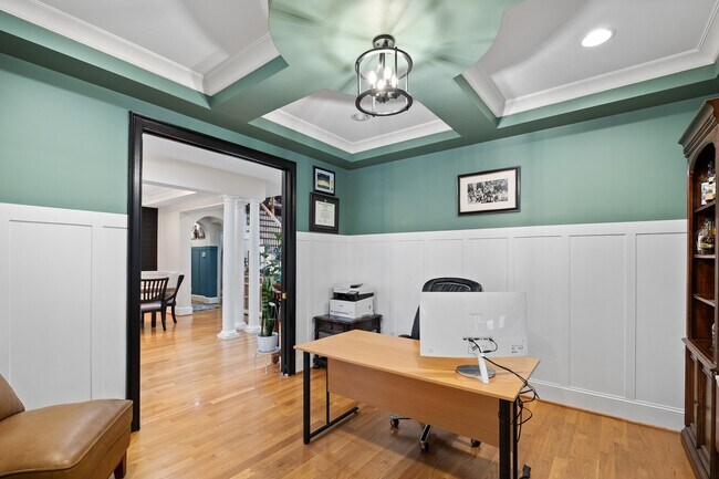 Building Photo - 11 Grey Oak