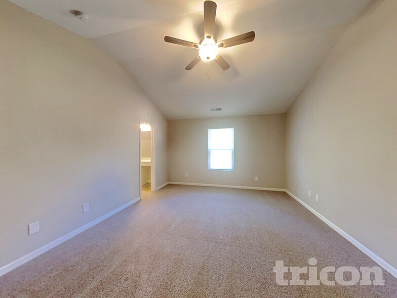 Building Photo - 2803 Yurman Rd